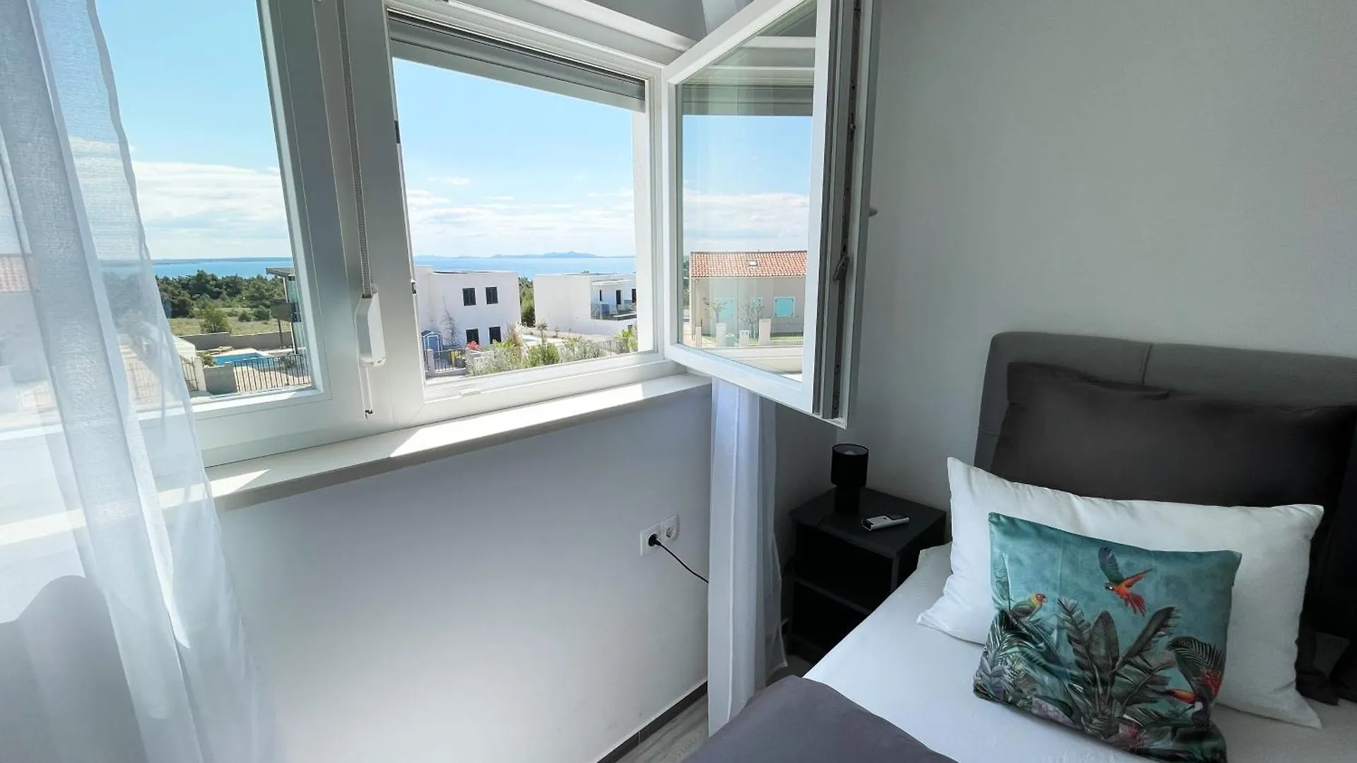 Sea View Villa - Ferienhaus In Kroatien Auf Vir Bei Zadar Mit Privatem Pool Und Meerblick